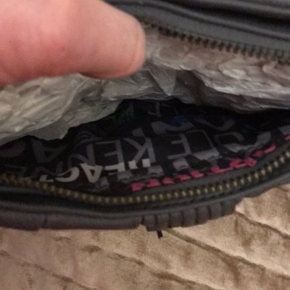 Kenneth Cole Reaction NWT purse - Picture 4 of 7